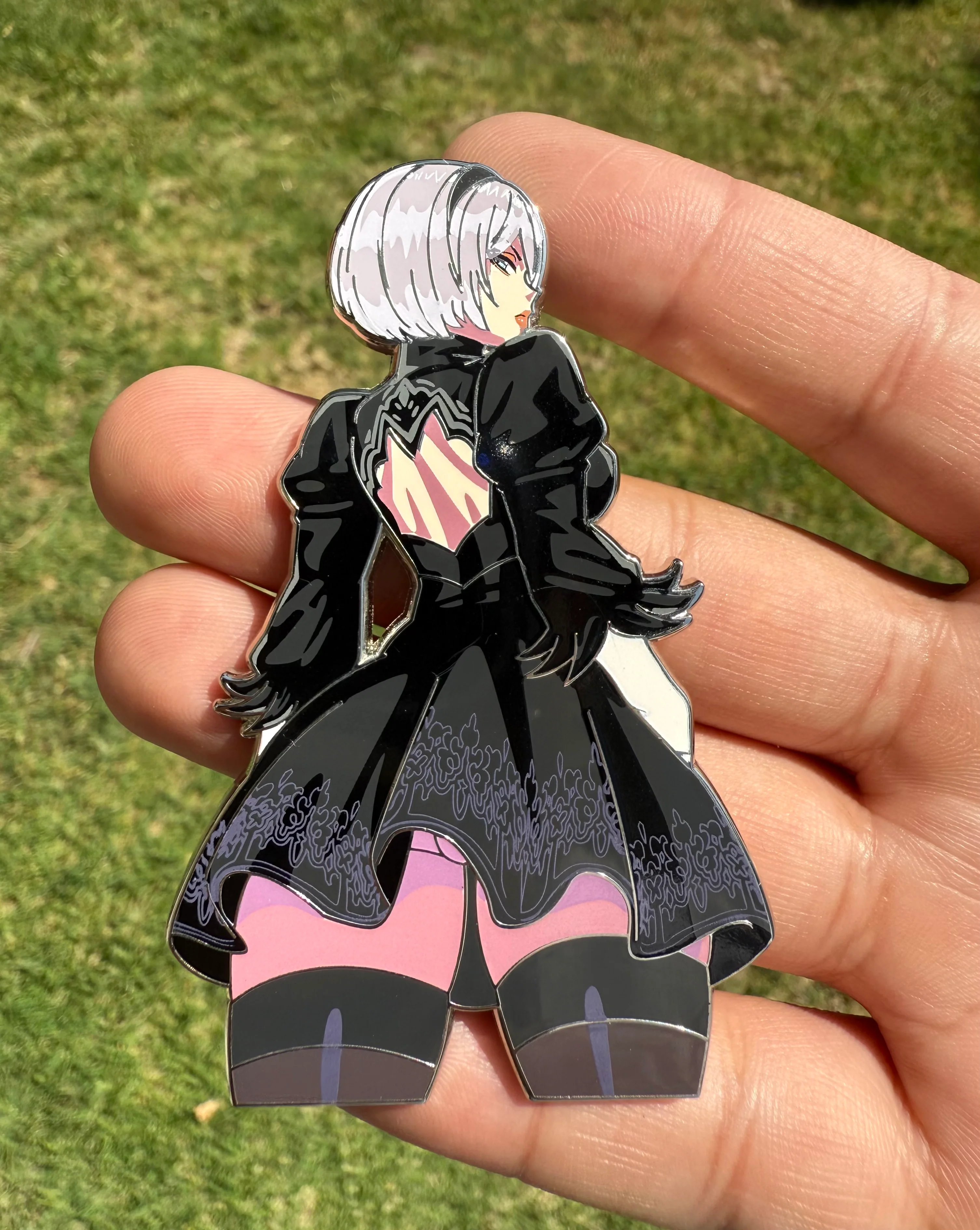 2B (Dress Ver.) Pin (Extras) - Image 2