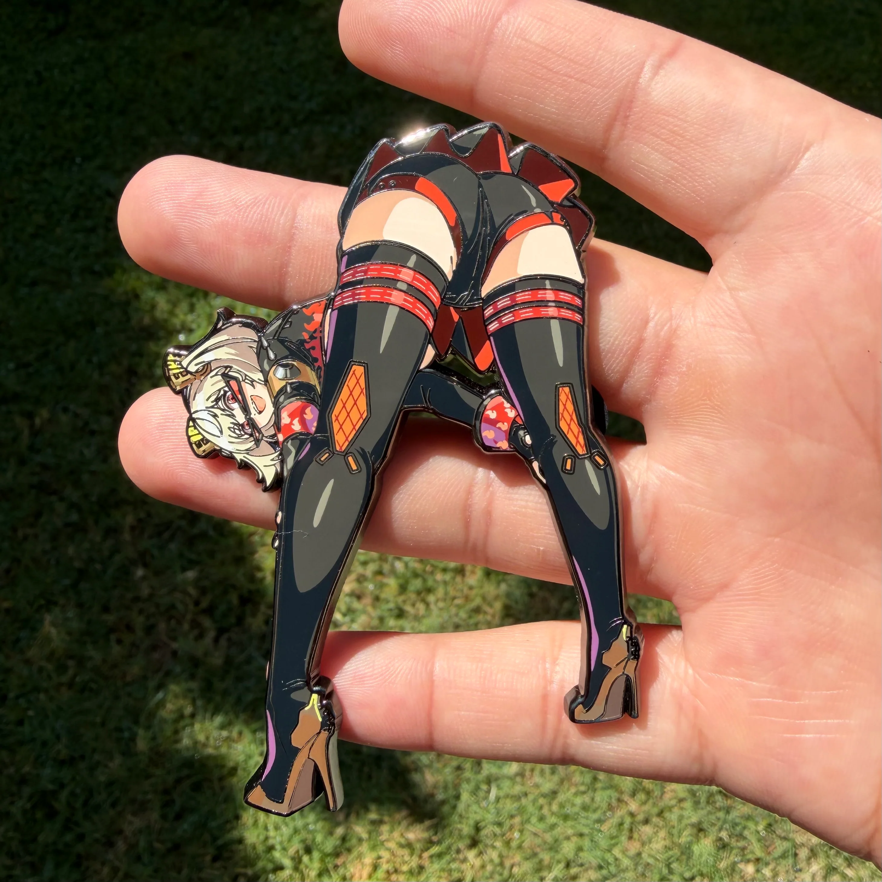 Burnice Pin *In-Hand* - Image 3
