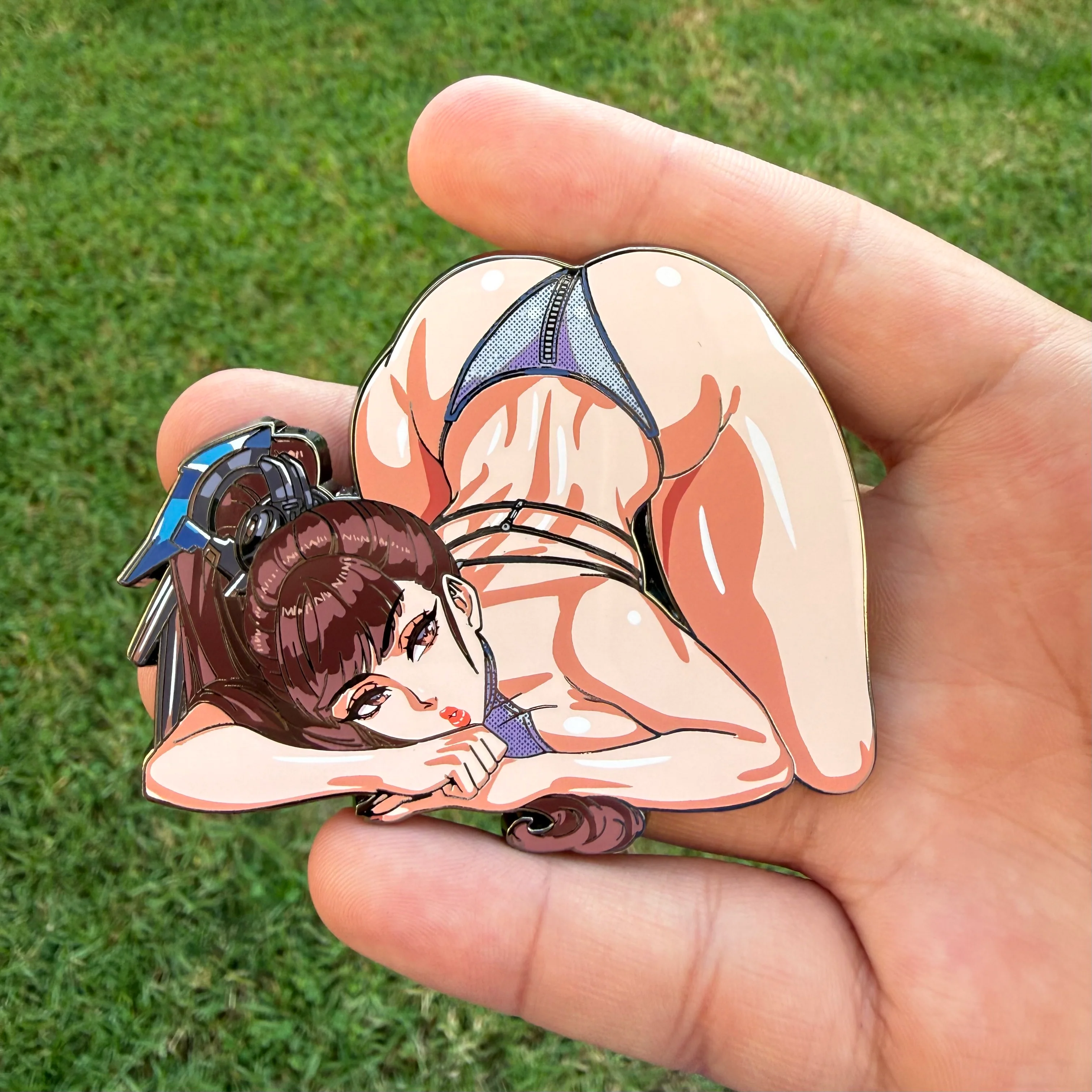 Stellar Eve Pin (In-Hand) Extras - Image 3